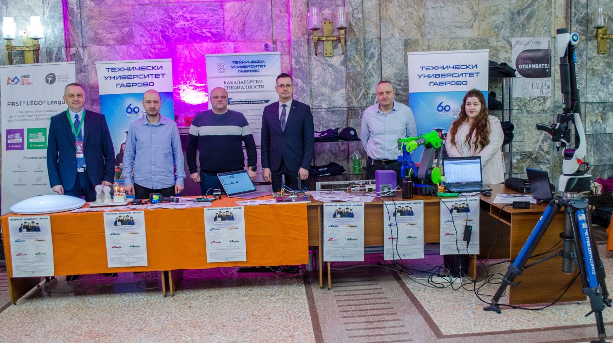 Науката оживява в Габрово! Зона ОТКРИВАТЕЛ с Технически университет – Габрово на Пътуващият фестивал на науката!