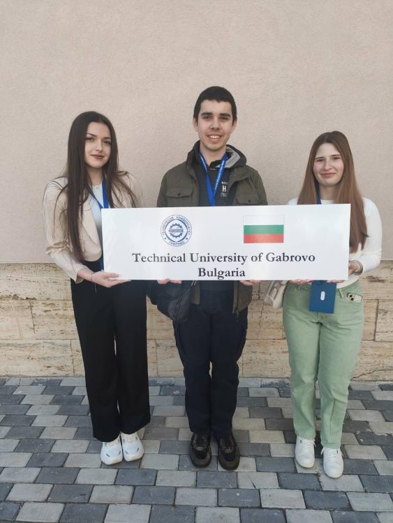 IMG 233f2b20773e540449a669ad53e28554 V