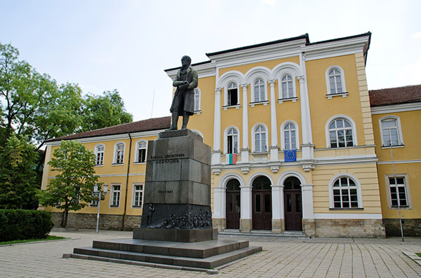 gab2t.jpg aprilovksa gimnasia